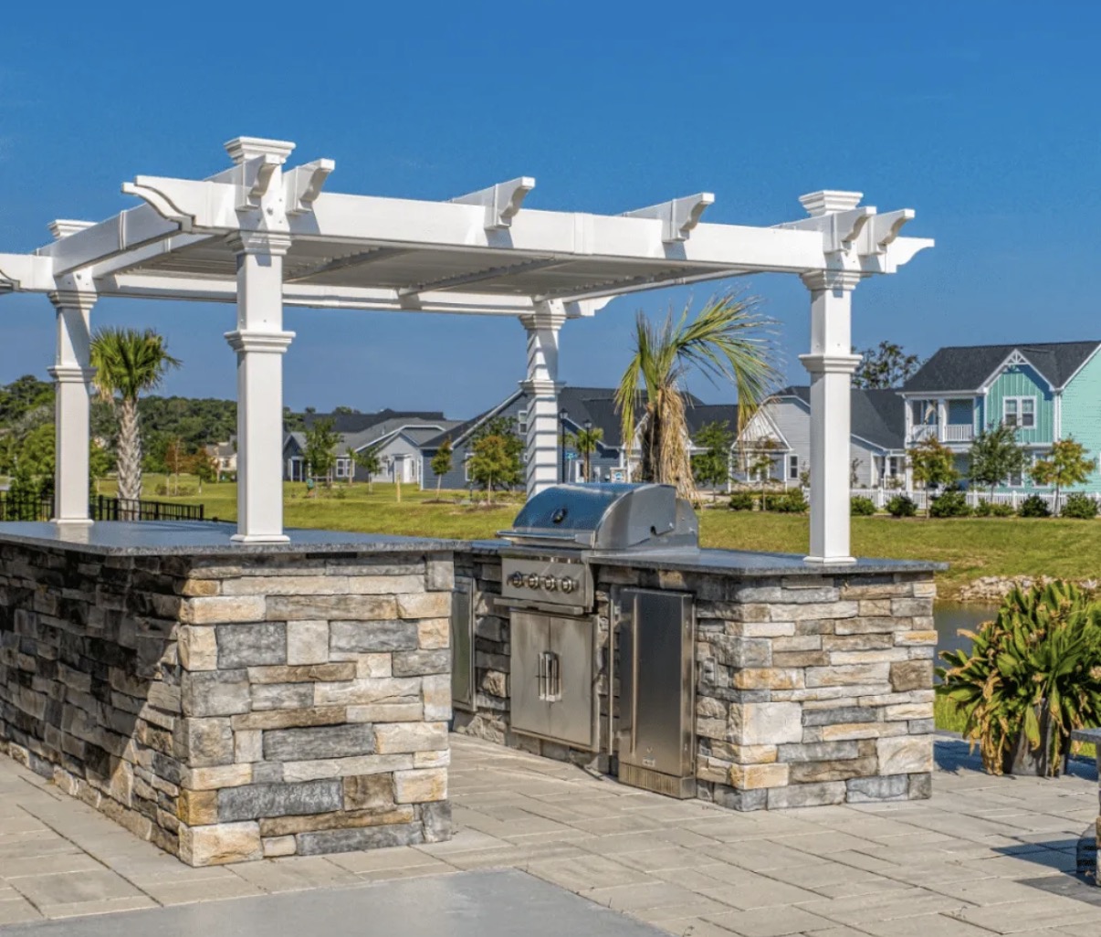 Vinyl fence installation Tamarac FL community