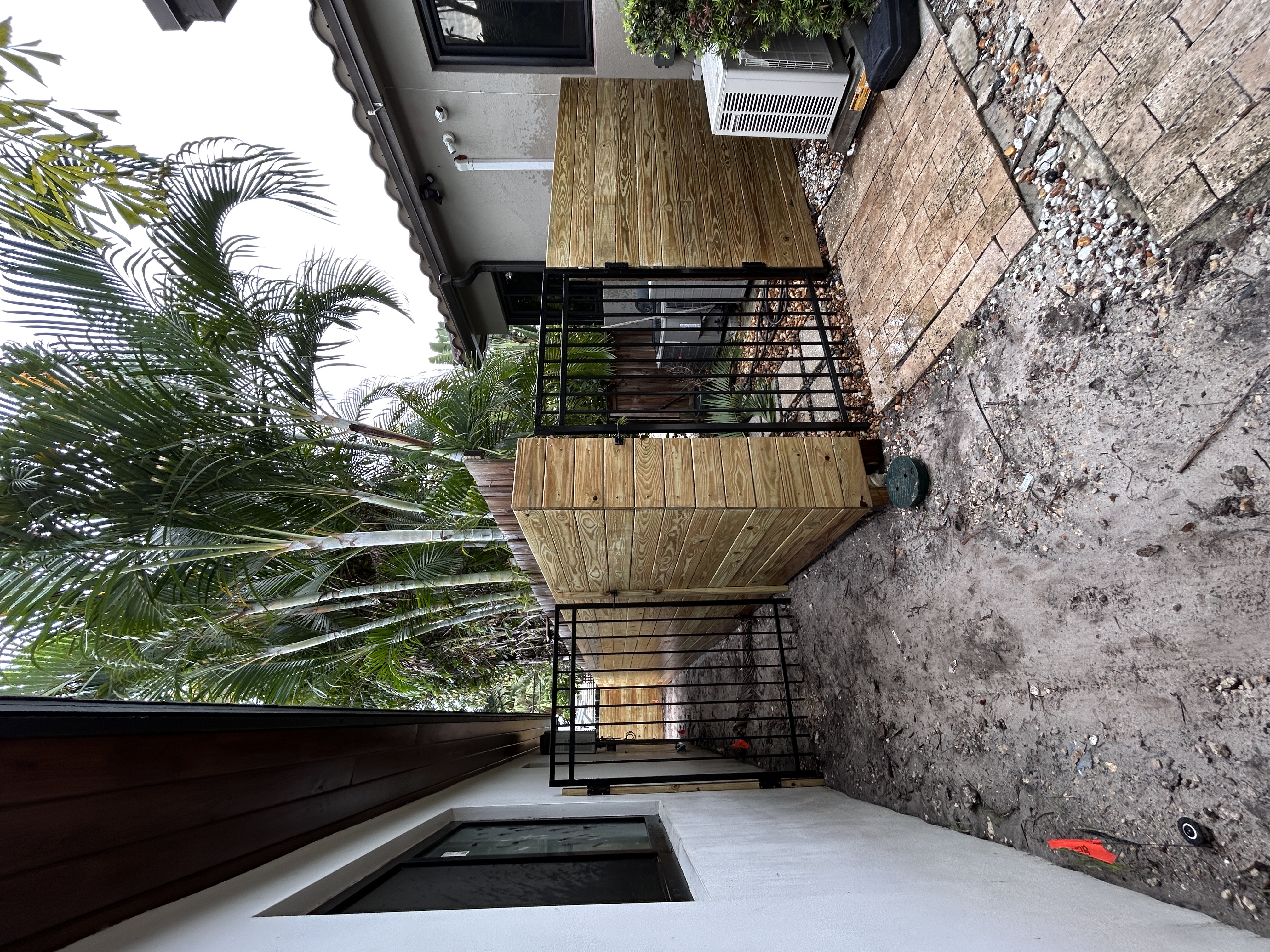 Wood fence and gate installation Broward County
