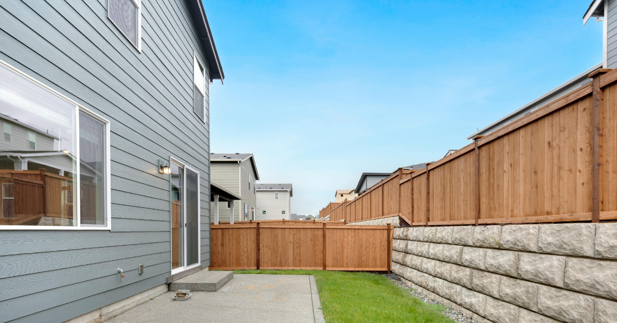 10 Backyard Privacy Fence Ideas to Transform Your Outdoor Space
